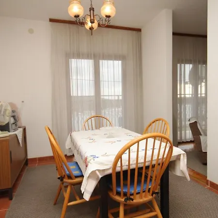 Apartman With Parking Space - 7681