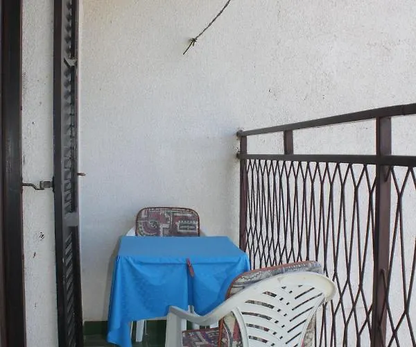 With Parking Space - 7681 Pula