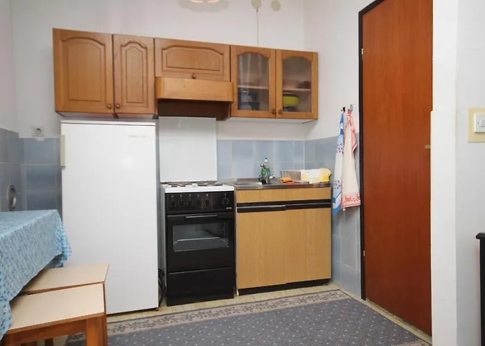 Apartman With Parking Space - 7681 *