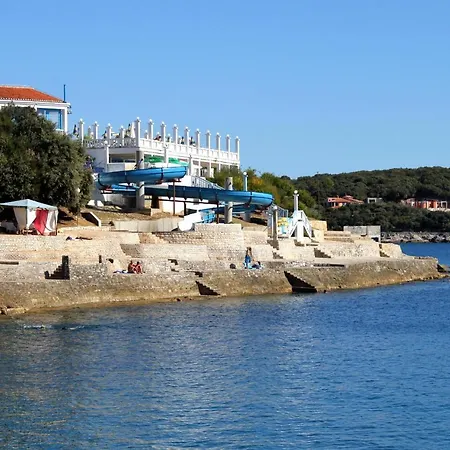 With Parking Space - 7681 * Pula