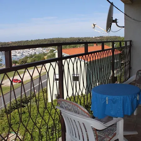 דירה With Parking Space - 7681 *